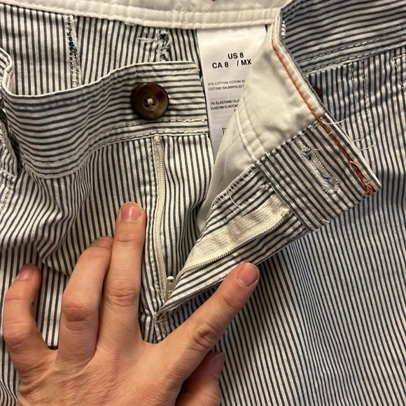 Dockers Striped navy and White striped Bermuda shorts size 8 - Picture 7 of 9